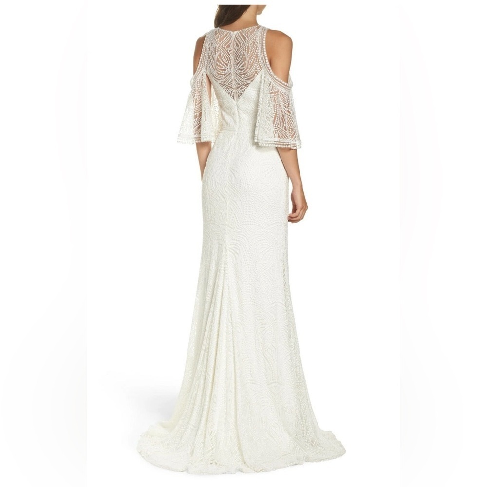 TADASHI SHOJI Bridal Ivory LUZ Embroider Cold Shoulder Flutter Sleeve Gown US 0 - Picture 2 of 16